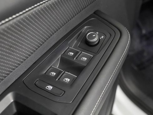 Used 2024 Volkswagen Atlas SEL AWD/4WD image 36