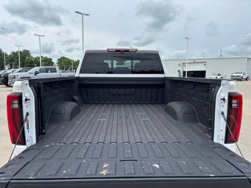 Certified 2025 GMC Sierra 2500 Denali AWD/4WD image 5