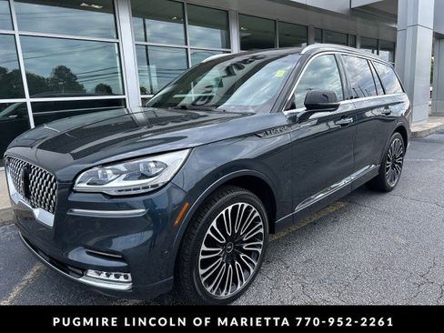 Used 2023 Lincoln Aviator Black Label w/ Class IV Trailer Tow Package AWD/4WD image 2