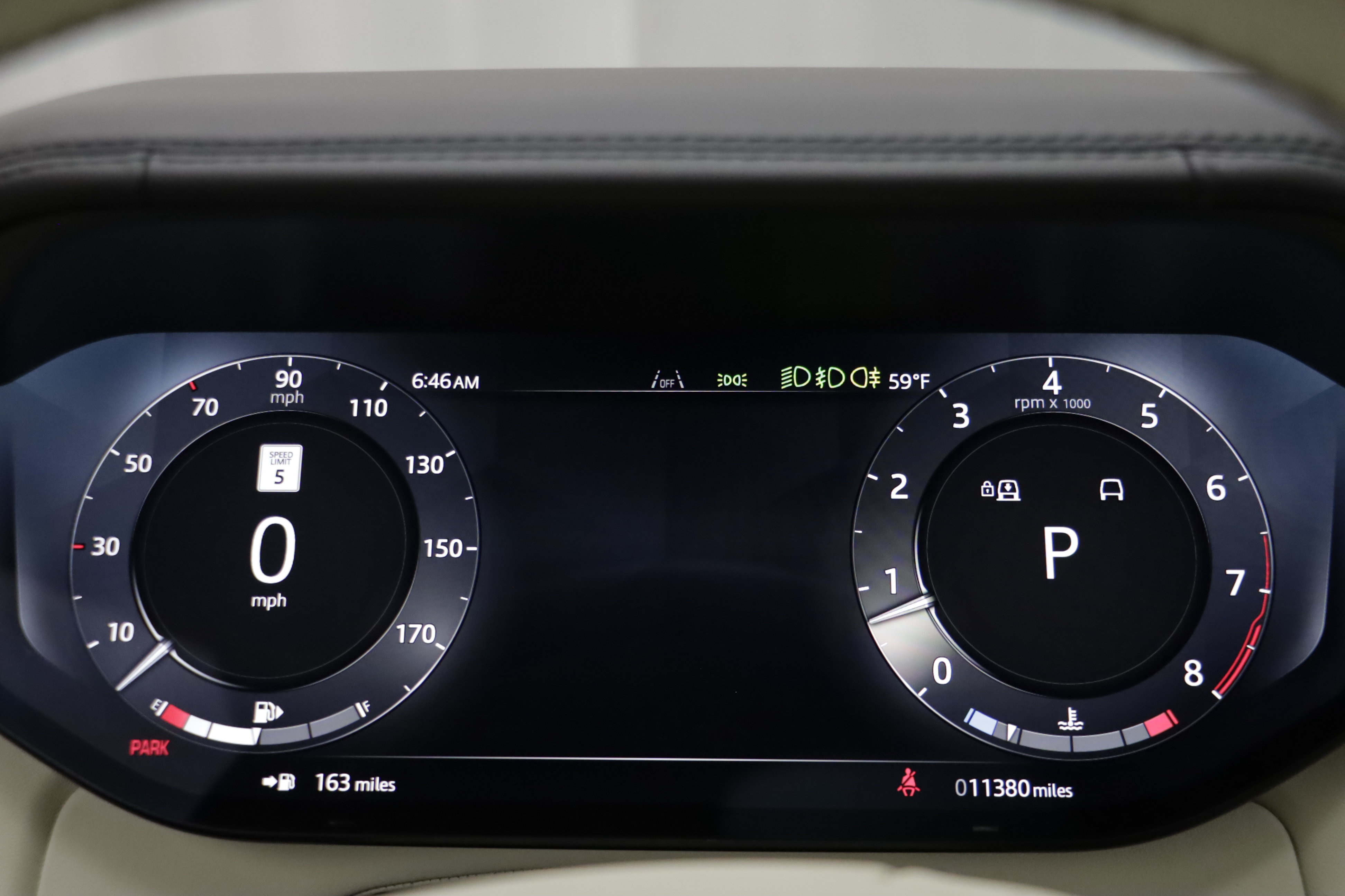 Certified 2025 Land Rover Range Rover SE AWD/4WD image 7