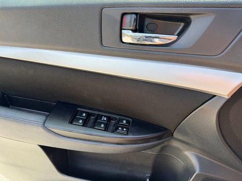 Used 2014 Subaru Outback 2.5i Premium AWD/4WD image 30