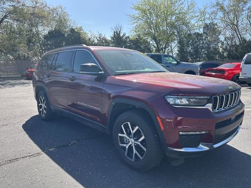 Used 2024 Jeep Grand Cherokee L Limited w/ Trailer Tow Package AWD/4WD image 23