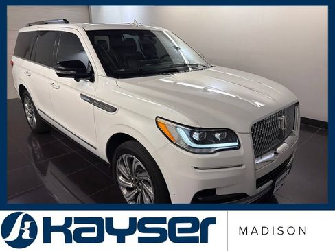 Certified 2022 Lincoln Navigator Reserve AWD/4WD image 1