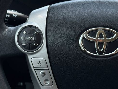 Used 2014 Toyota Prius Three FWD image 31