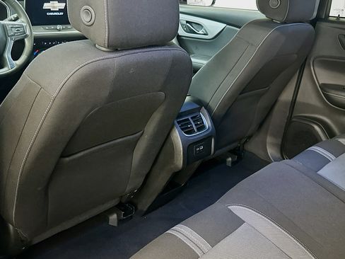 Used 2025 Chevrolet Blazer LT AWD/4WD image 28