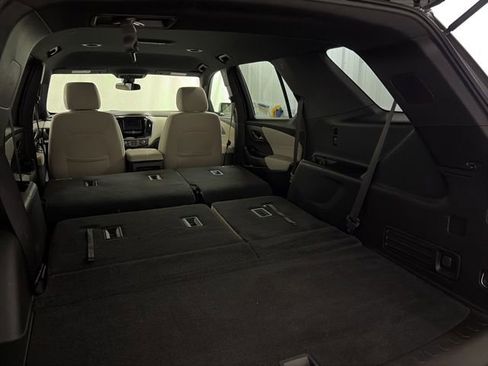 Used 2023 Chevrolet Traverse LS AWD/4WD image 16