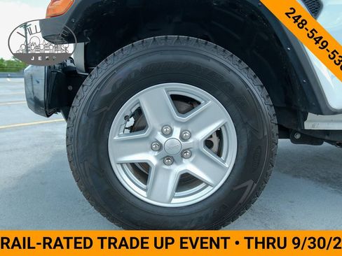 Used 2022 Jeep Gladiator Sport AWD/4WD image 9