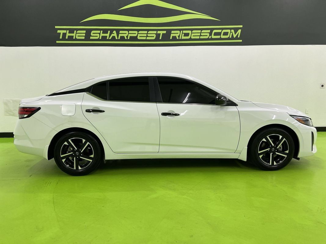 Used 2024 Nissan Sentra SV FWD image 11