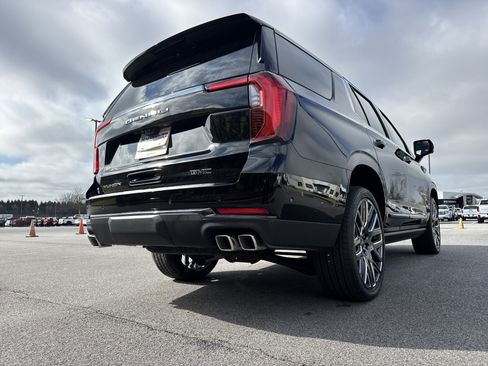 Used 2026 GMC Yukon Denali Ultimate w/ LPO, Floor Liner Package image 10