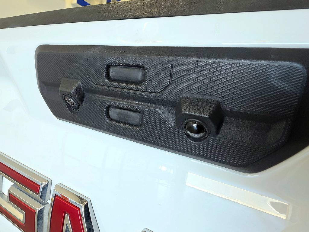 Used 2025 GMC Sierra 1500 AT4 AWD/4WD image 9