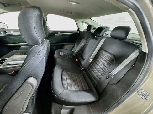 Used 2016 Ford Fusion SE FWD image 17
