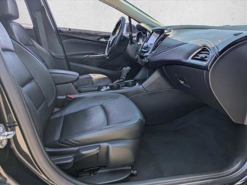 Used 2017 Chevrolet Cruze Premier FWD image 21