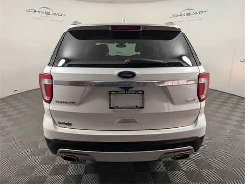 Used 2017 Ford Explorer Platinum image 4