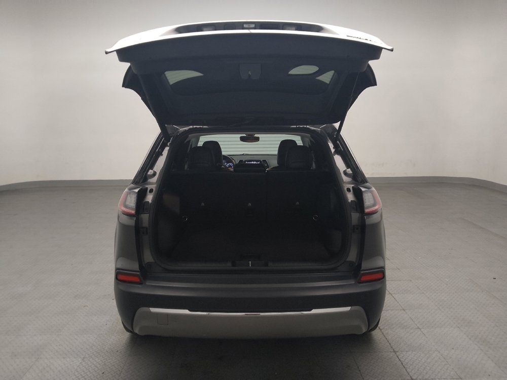 Used 2019 Jeep Cherokee Limited FWD image 29