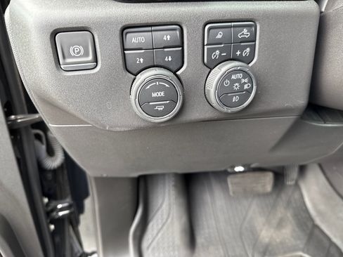 Used 2023 Chevrolet Silverado 1500 ZR2 w/ Technology Package image 23