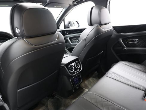 Used 2018 Bentley Bentayga AWD/4WD image 65