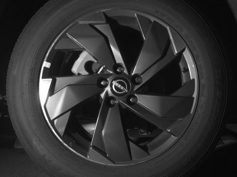 Used 2025 Nissan Rogue SV FWD image 15