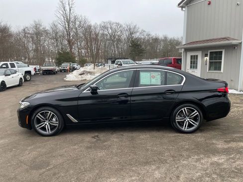 Used 2021 BMW 530i xDrive w/ Premium Package image 9