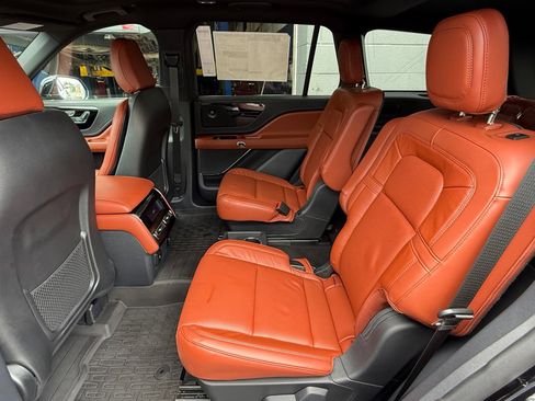 Used 2025 Lincoln Aviator Reserve w/ Illumination Package AWD/4WD image 15