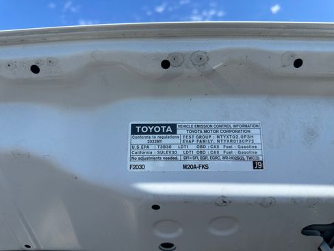 Used 2022 Toyota Corolla Cross XLE FWD image 29