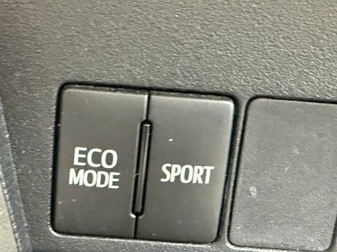 Used 2014 Toyota RAV4 XLE image 20