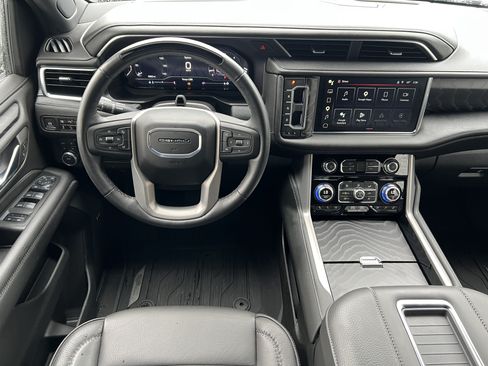 Used 2024 GMC Yukon XL Denali w/ Advanced Technology Package AWD/4WD image 36