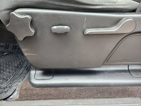 Used 2009 GMC Sierra 1500 4x4 Crew Cab image 15