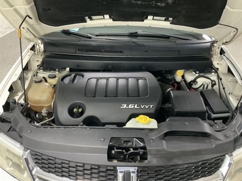 Used 2014 Dodge Journey SXT w/ Flexible Seating Group AWD/4WD image 8