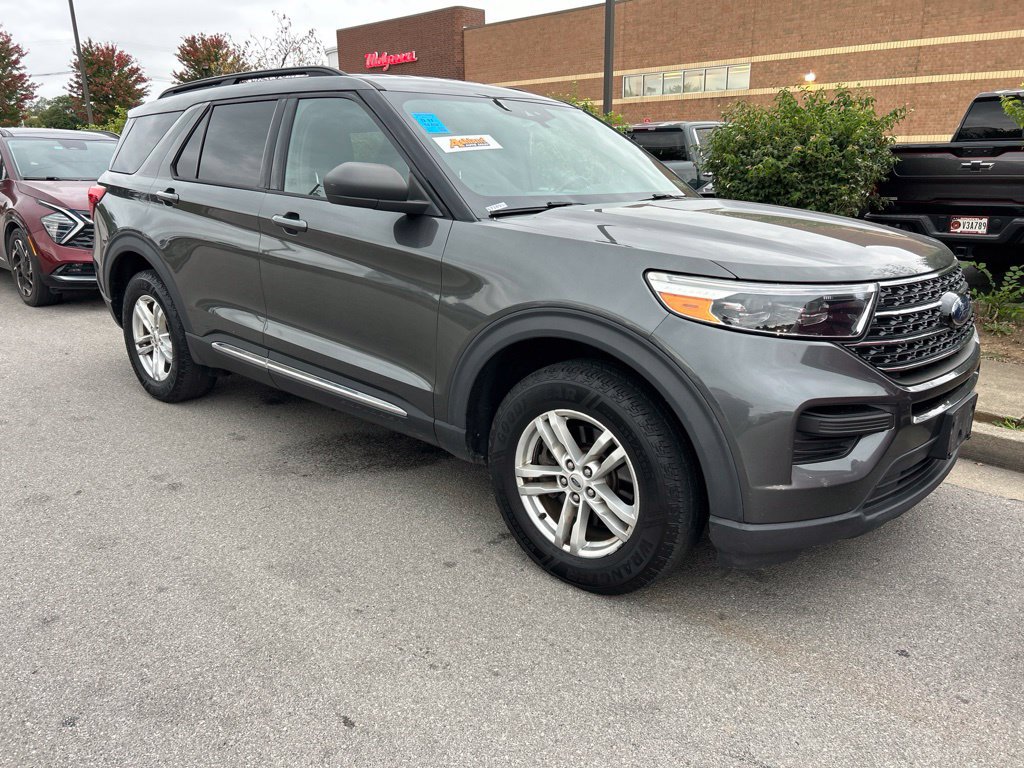 Used 2020 Ford Explorer XLT AWD/4WD image 2