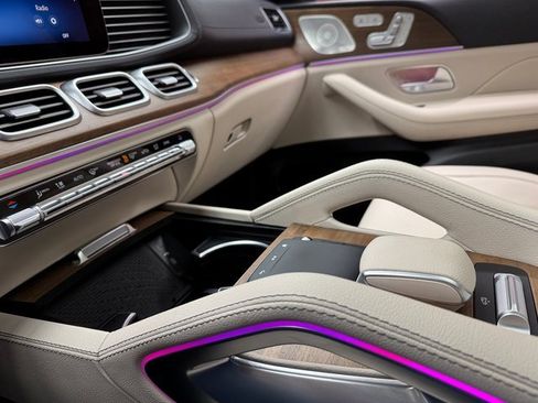 Certified 2024 Mercedes-Benz GLS 450 4MATIC image 19