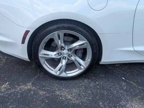 Used 2019 Chevrolet Camaro SS RWD image 12