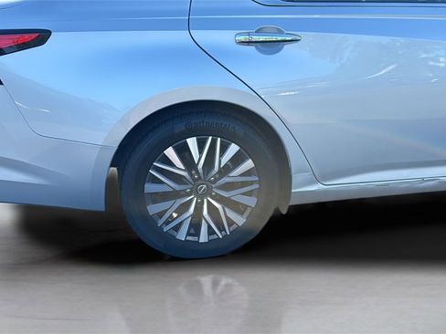 Used 2024 Nissan Altima 2.5 SV image 16