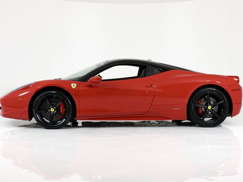 Used 2015 Ferrari 458 Italia Coupe RWD image 3