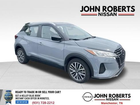 Used 2021 Nissan Kicks SV FWD image 3