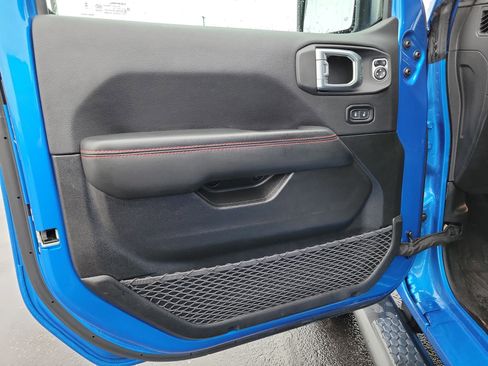 Used 2024 Jeep Wrangler Unlimited Rubicon w/ Technology Group image 16