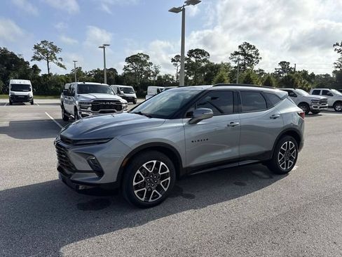 Used 2024 Chevrolet Blazer RS w/ Enhanced Convenience Package FWD image 7