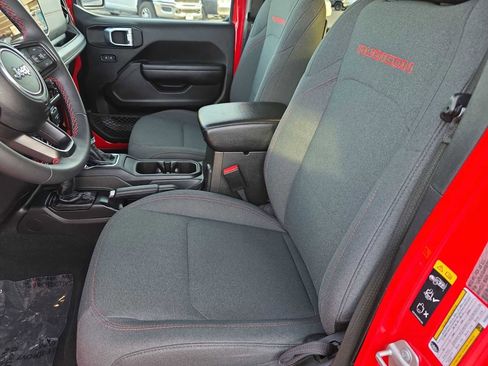 Certified 2024 Jeep Wrangler Unlimited Rubicon image 15