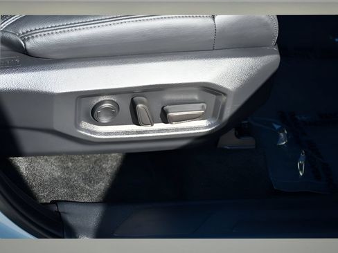 Used 2024 Toyota Tundra Limited AWD/4WD image 31