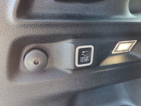 Certified 2025 Jeep Grand Cherokee L Limited w/ Black Appearance Package image 10