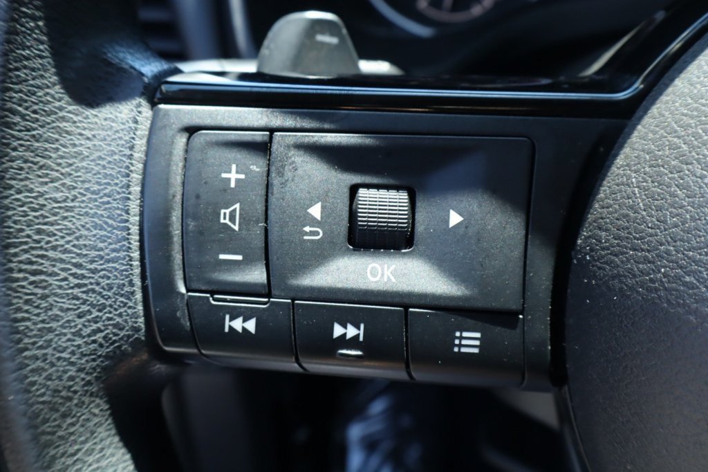 Used 2022 Nissan Rogue SV AWD/4WD image 23