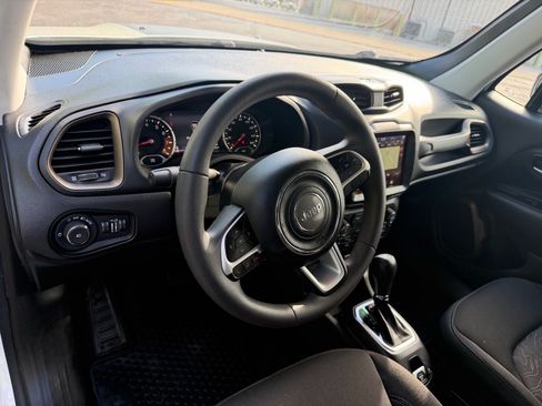 Used 2023 Jeep Renegade Latitude AWD/4WD image 26