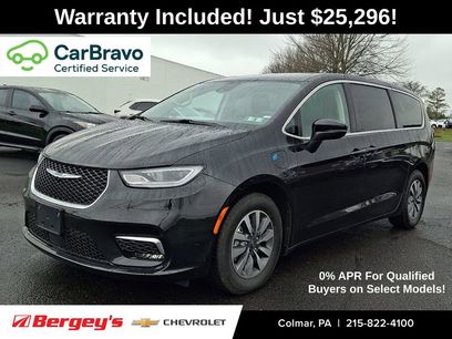 Used 2023 Chrysler Pacifica Touring-L