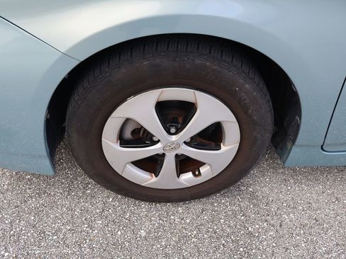 Used 2014 Toyota Prius Two FWD image 4