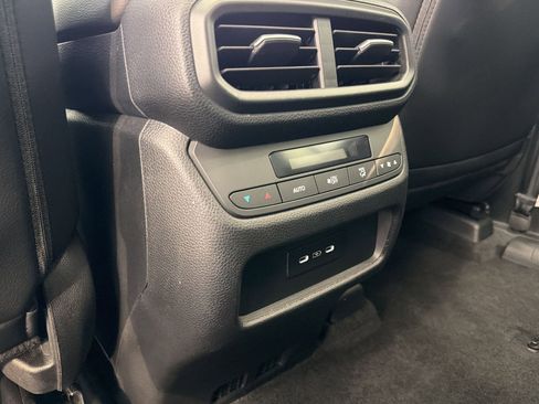 Used 2024 Honda Pilot Touring image 31