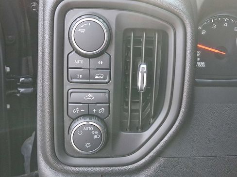 Used 2023 Chevrolet Silverado 1500 Custom image 25
