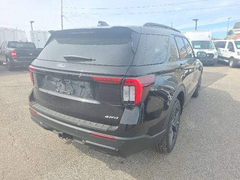 New 2026 Ford Explorer ST-Line w/ ST-Line Street Pack AWD/4WD image 3