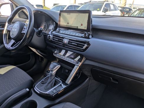 Used 2022 Kia Seltos S image 12