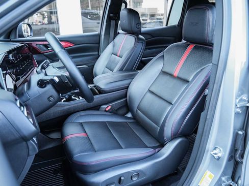 Used 2026 Chevrolet Traverse RS FWD image 29