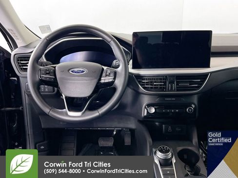 Used 2025 Ford Escape Platinum AWD/4WD image 26