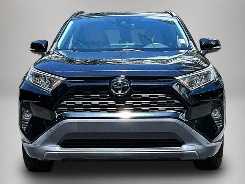 Used 2019 Toyota RAV4 XLE Premium FWD image 3